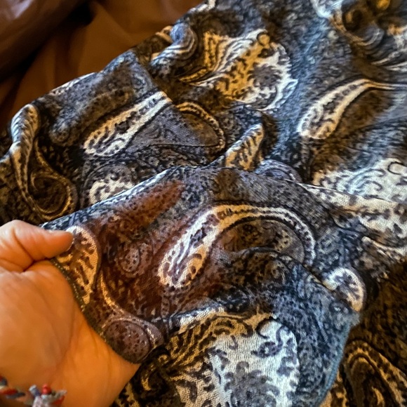 Grey/paisley multilayered sleeveless blouse - Picture 2 of 2